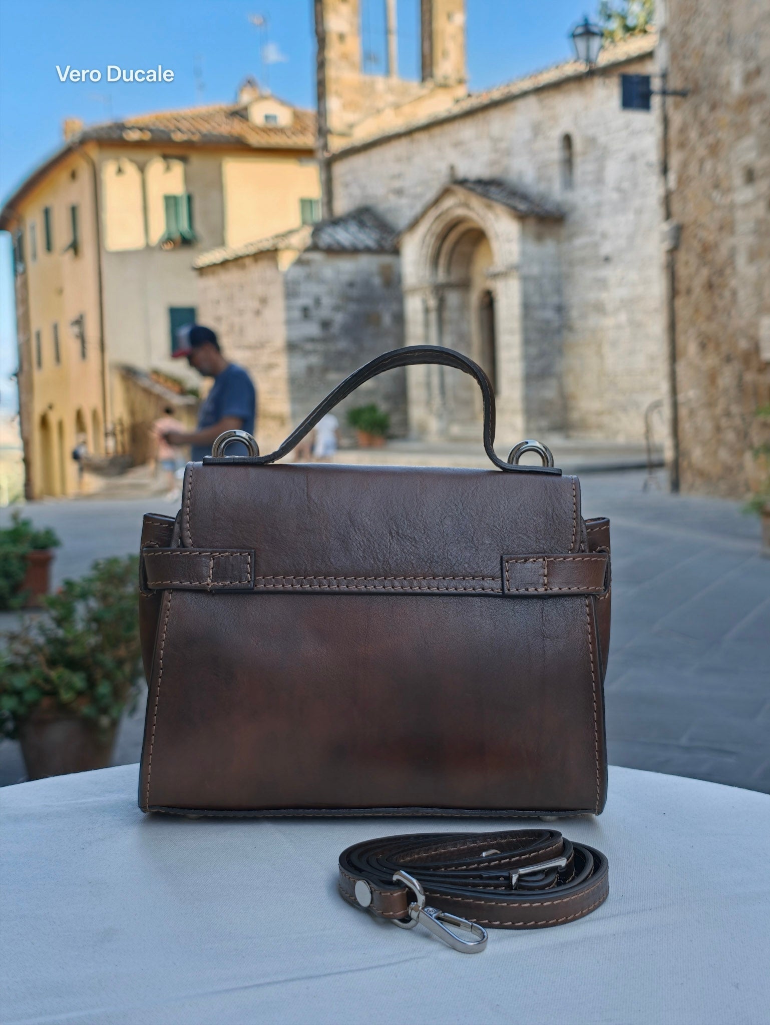 Vero Ducale Structured Top- Handle bag.