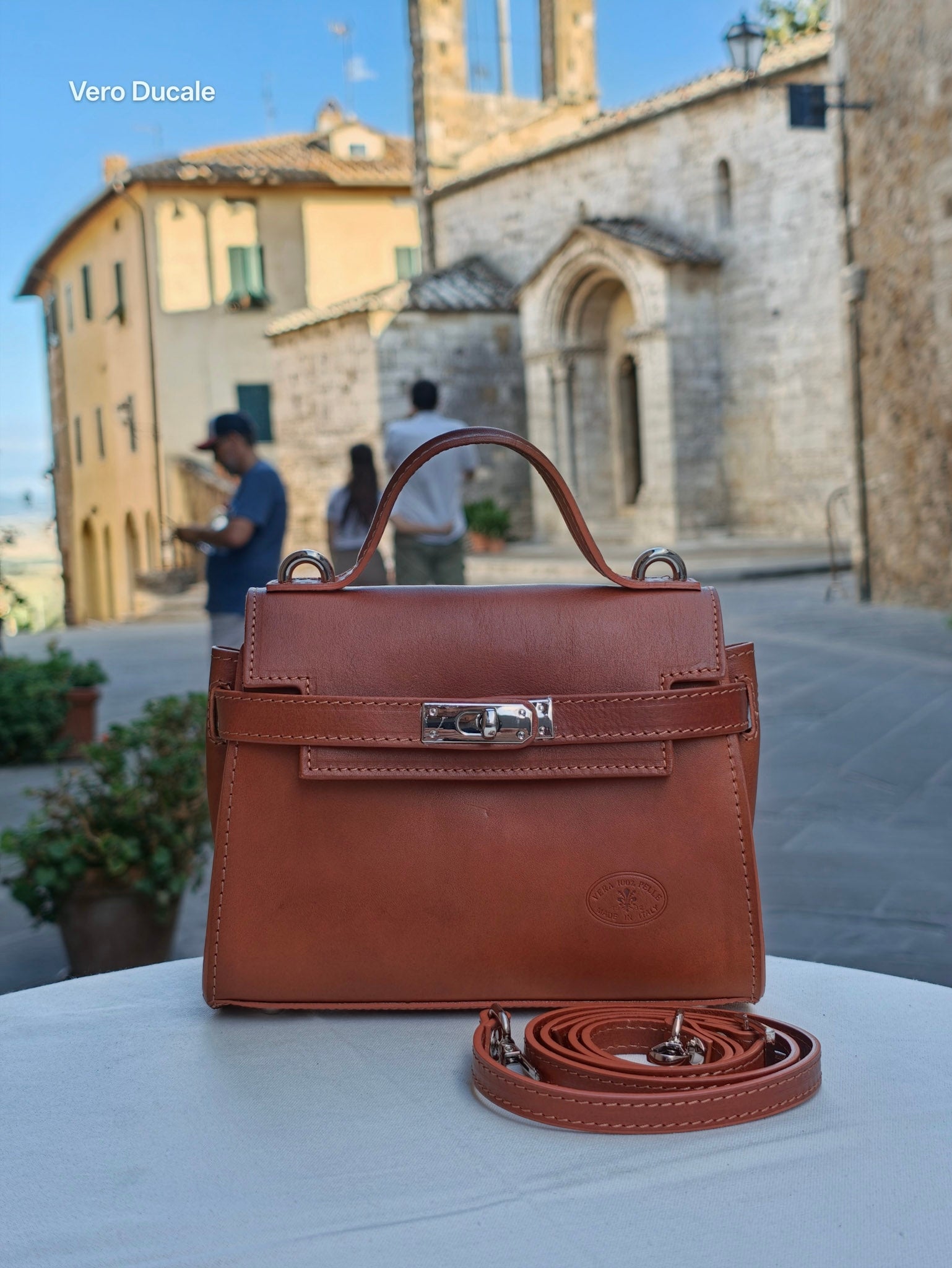 Vero Ducale Structured Top- Handle bag.