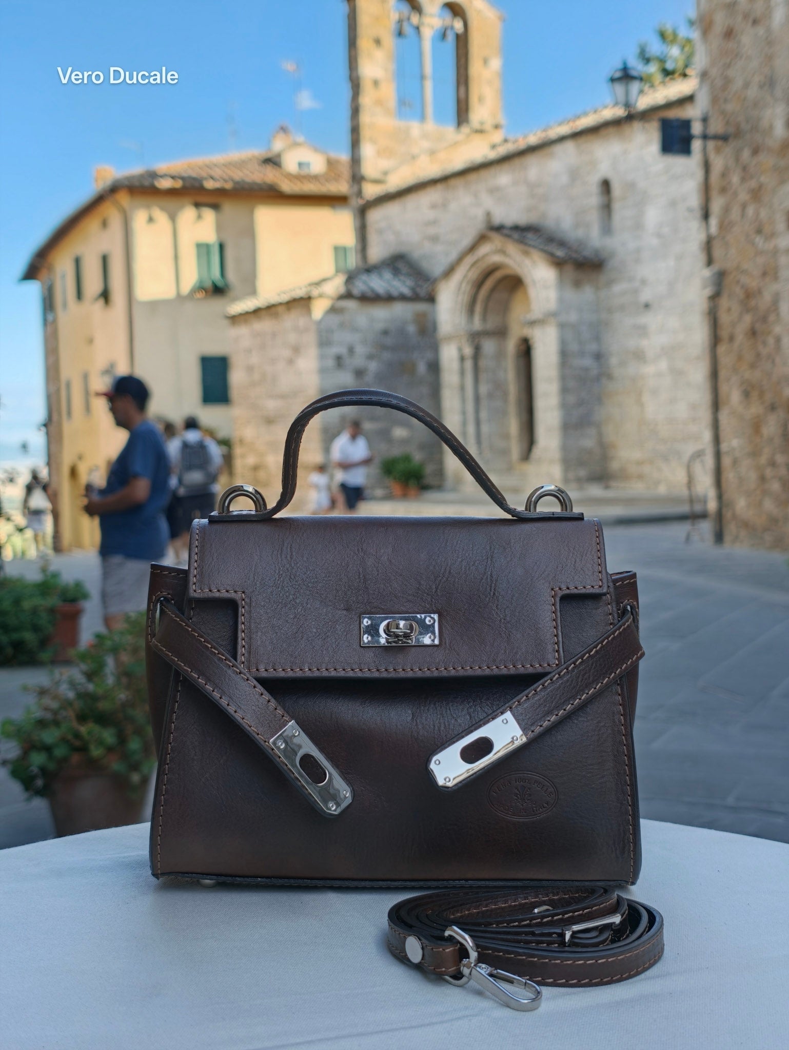Vero Ducale Structured Top- Handle bag.