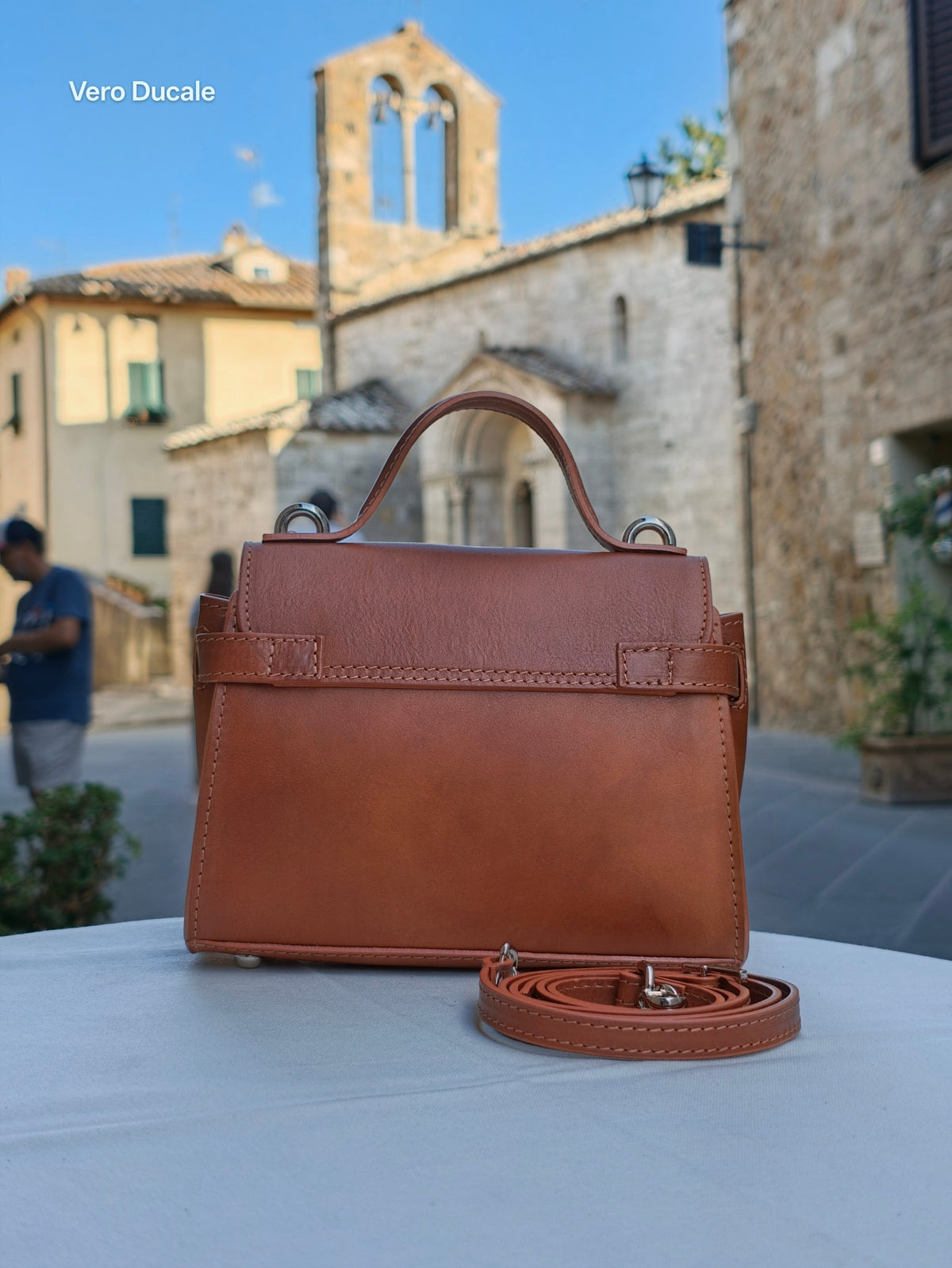 Vero Ducale Structured Top- Handle bag.