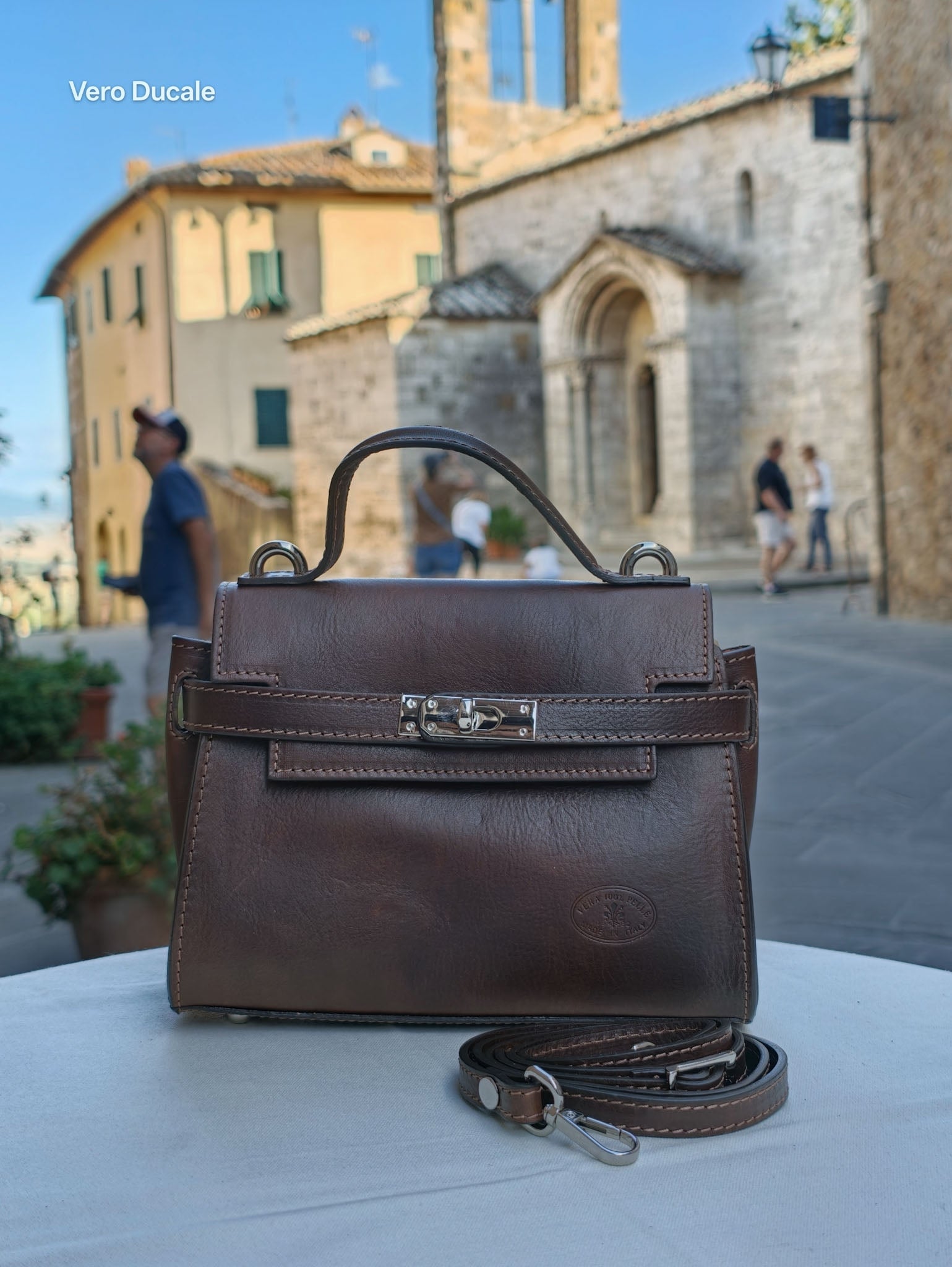 Vero Ducale Structured Top- Handle bag.